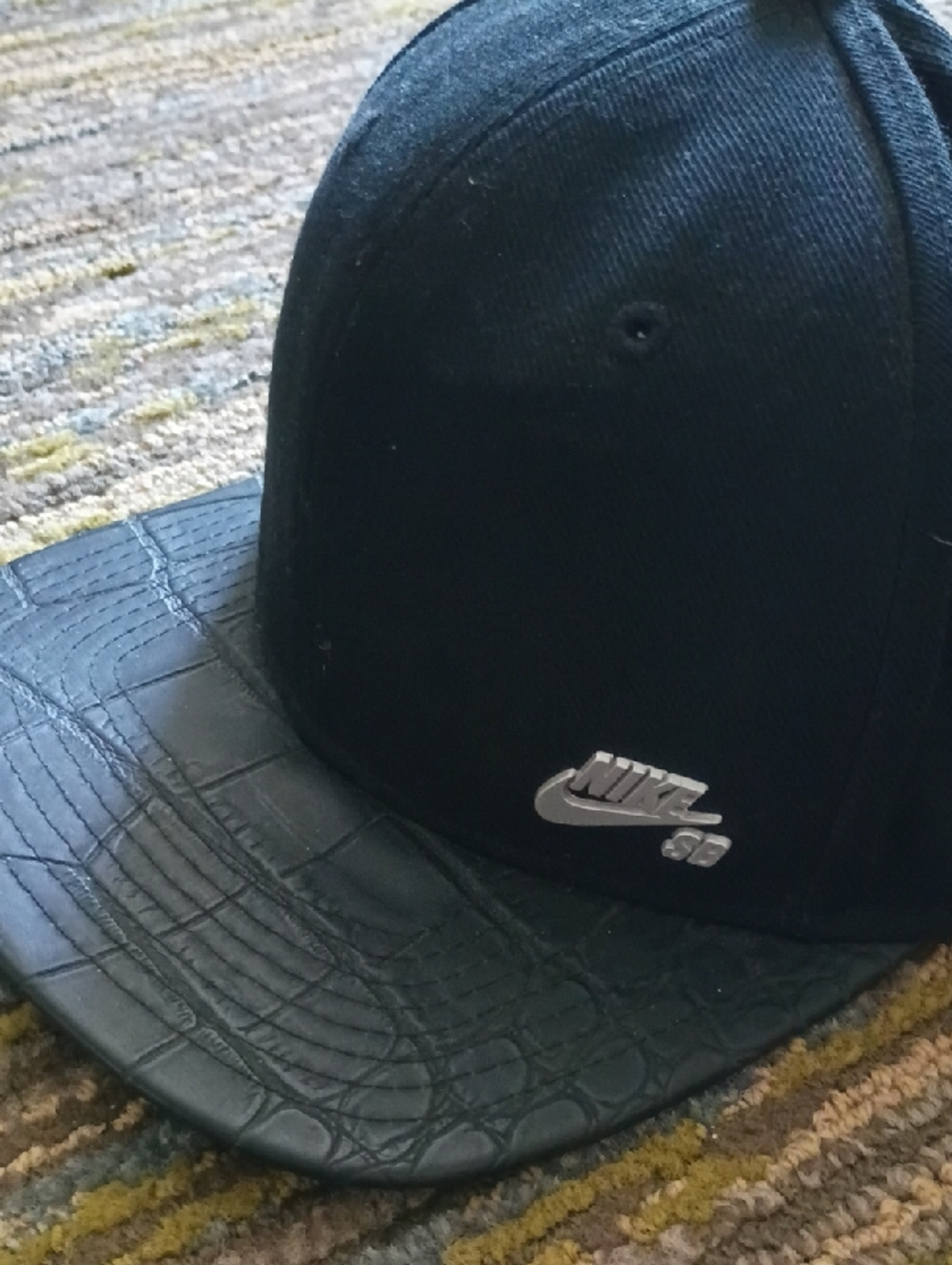 Nike SB Croc Bill And Strap W metal Logo